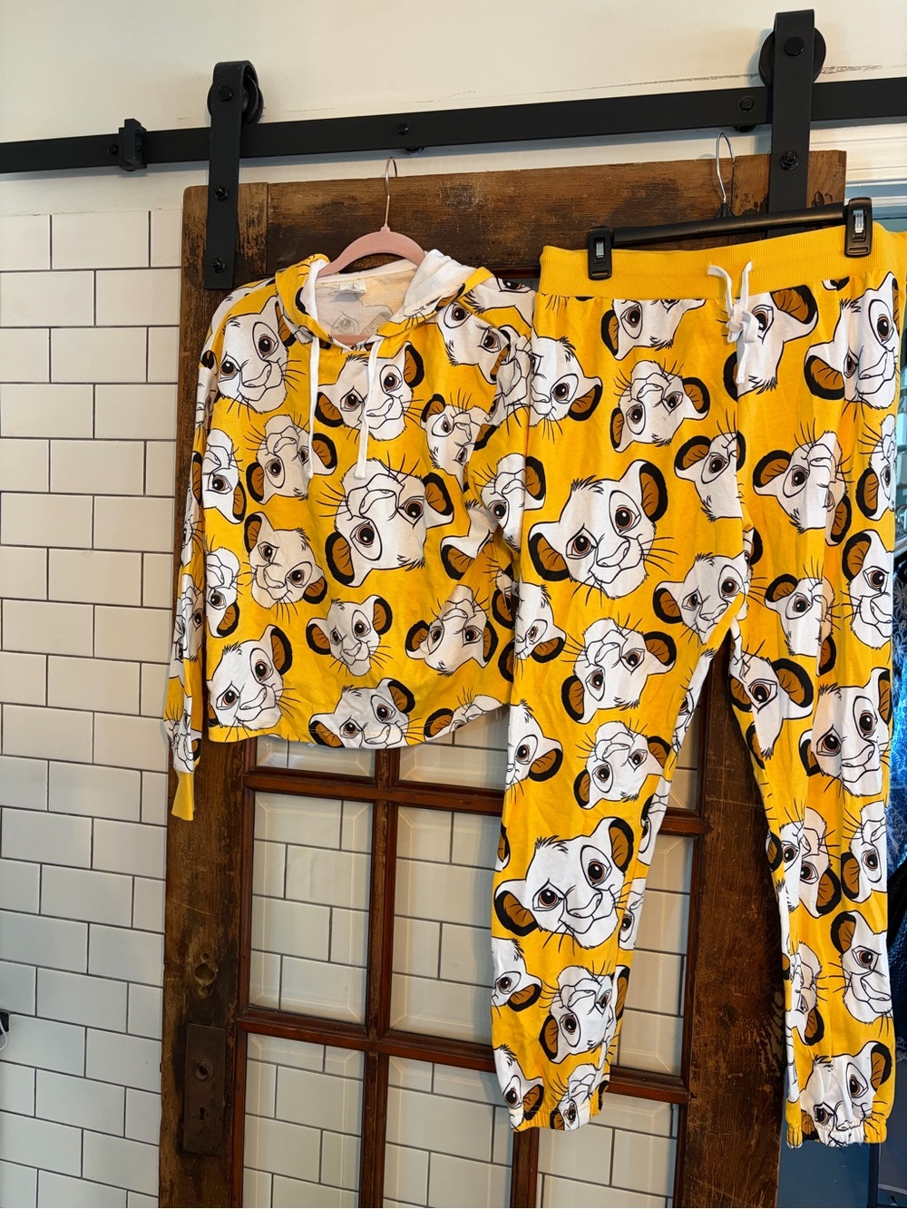 Disney Parks The Lion King all-over print 
Set size large